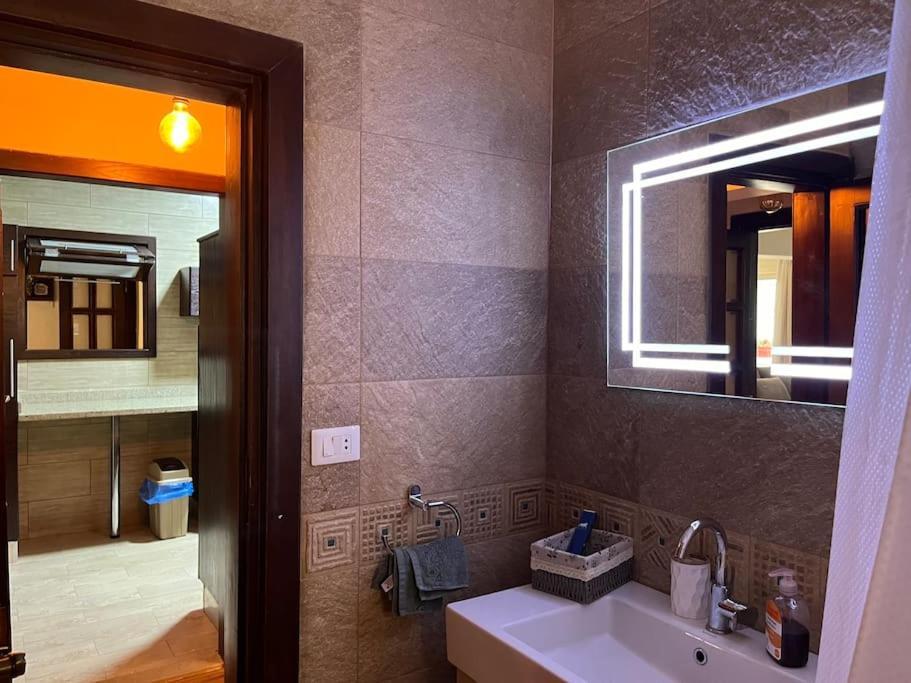Cozy 2br In New Maadi Apartment Cairo