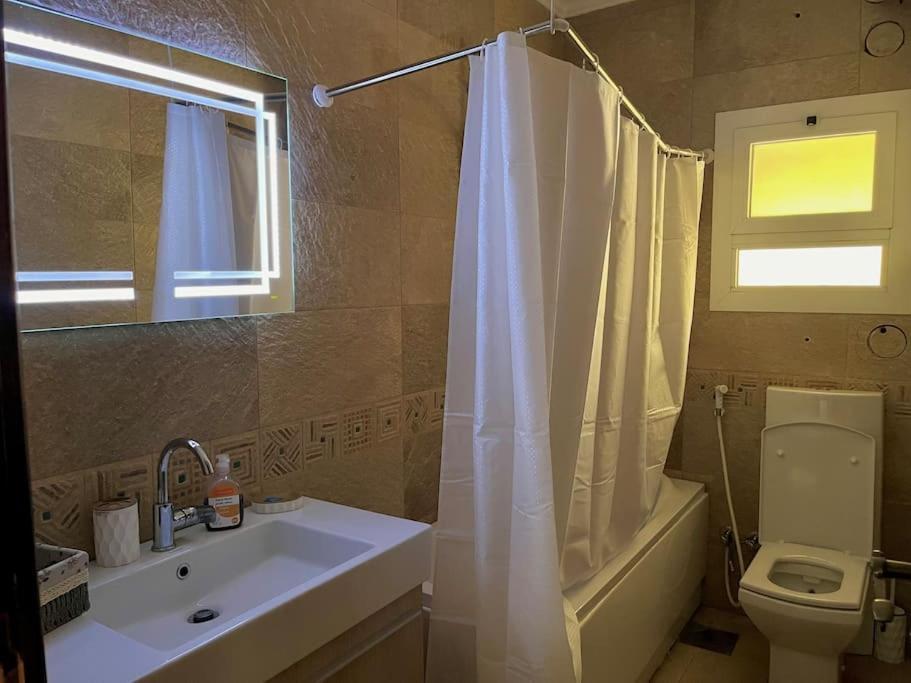 Cozy 2br In New Maadi Cairo