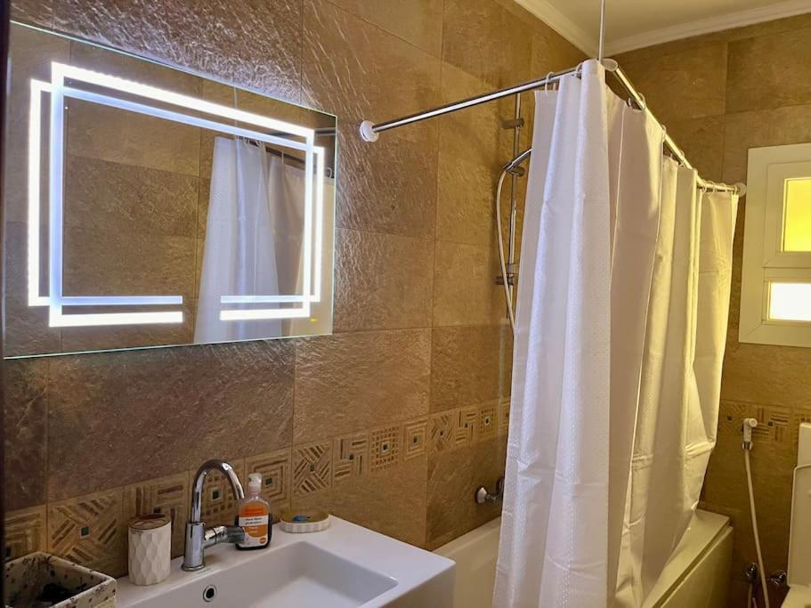 Cozy 2br In New Maadi Apartment *